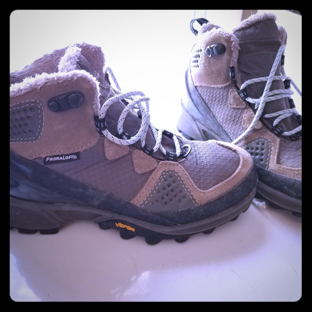 NB Primaloft Vibram Winter Boots sz 6